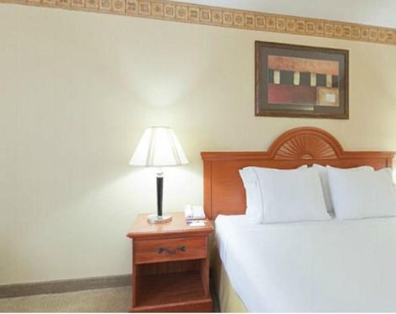 Holiday Inn Express Hotel & Suites Livermore By Ihg Bagian luar foto